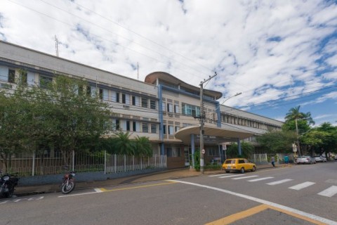 Homem sofre descarga elétrica e tem 37% do corpo queimado ao tentar furtar rede elétrica em São João da Boa Vista (SP)